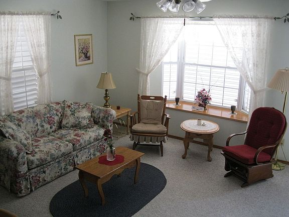 2nd image of 4132 Missouri St