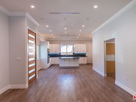 4th image of 5857 Allott Ave