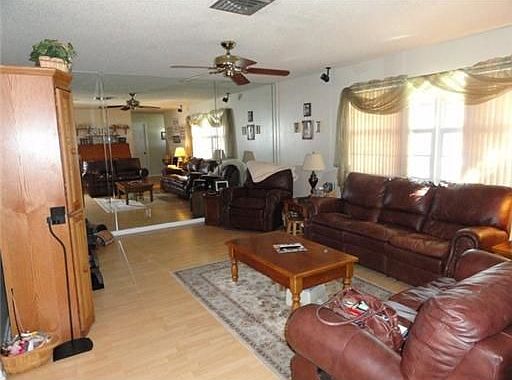 Home For Sale In Ixora Park