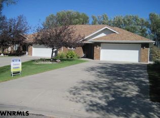 415 Sandra Ct, Scottsbluff, NE 69361