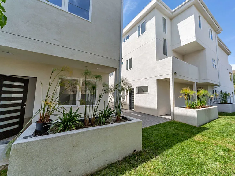 2414 S West View St — Photo 15