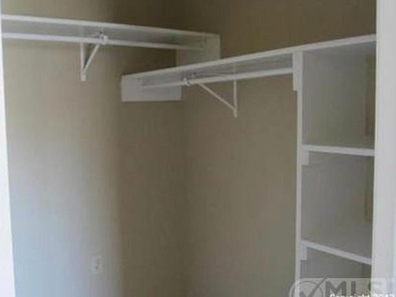 Walk in closet