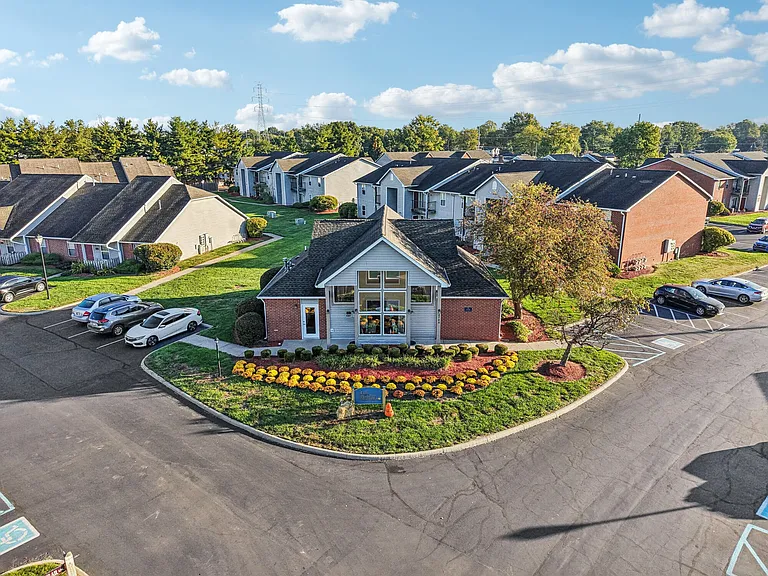 Fox Pointe Apartments — Photo 19