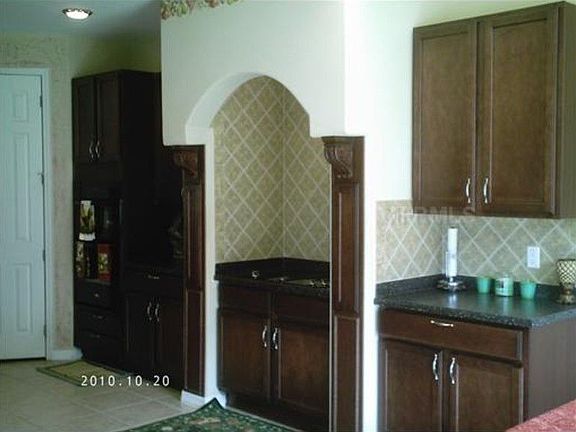 3rd image of 8009 Hampton Lake Dr