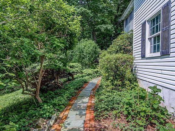 2nd image of 723 Tyler Dr