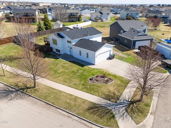 4608 40th Ave NW, Mandan, ND 58554