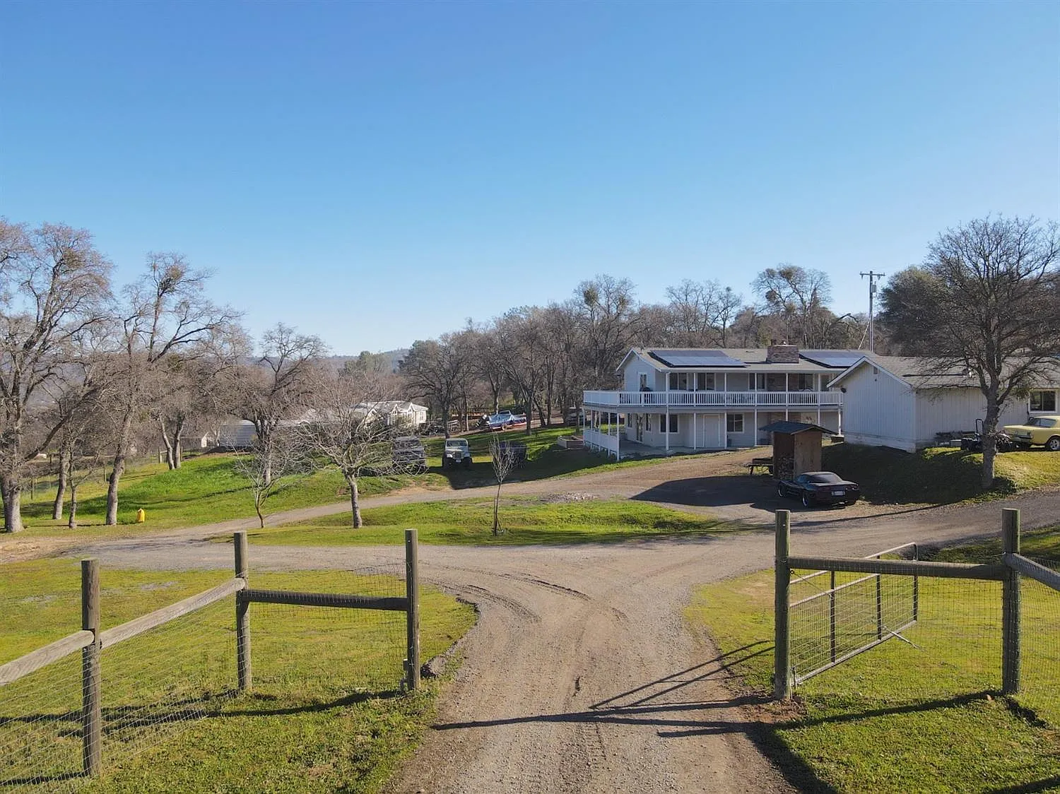 2029 Basket Ln photo 1