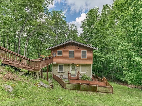3rd image of 133 & 135 Locust Ridge Road