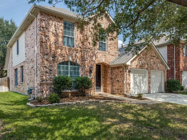 2440 Harbour Dr, Grand Prairie, TX 75054