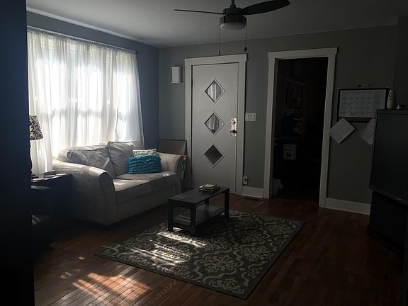 Living Area/Front Room