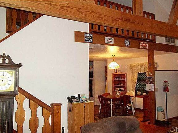 5th image of 12906 Oakwood Dr