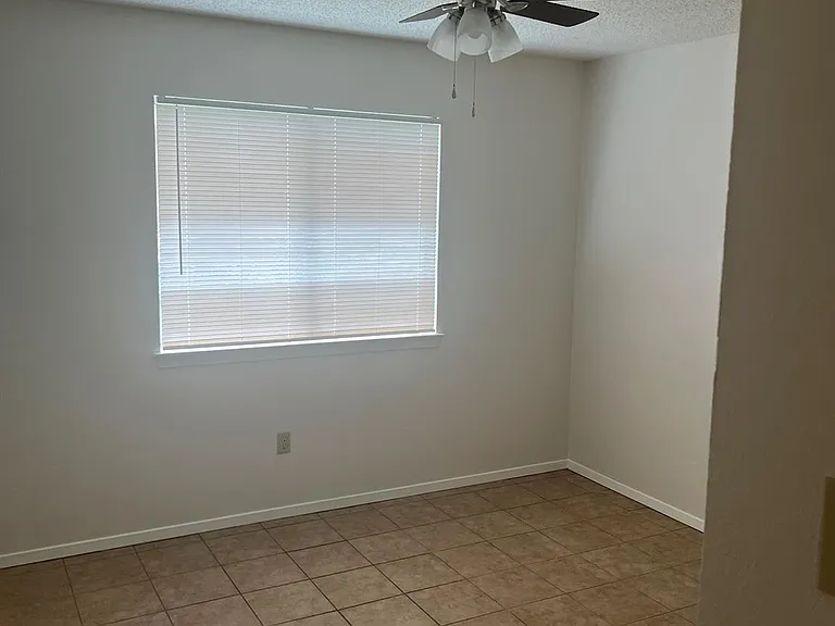 1911 Gracy Farms Ln #A — Photo 10