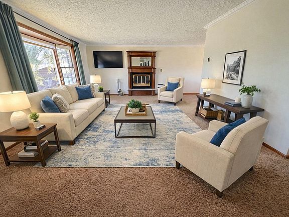 2nd image of 212 Carrow Cir