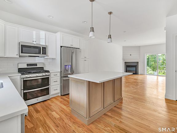 5th image of 19 Windward Way #19