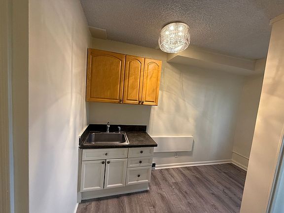 3rd image of 1289 S King St #204A