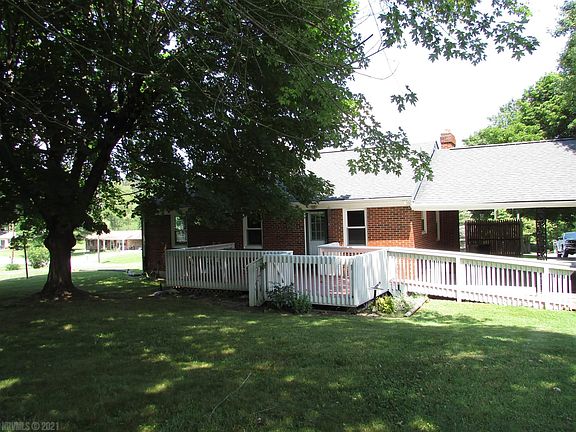 5th image of 2024 Twin Oaks Ave