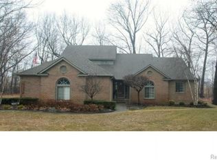7217 Oak Meadows Dr, Clarkston, MI 48348