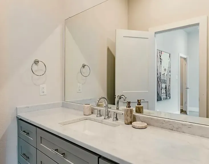 4222 Roseland #105 — Photo 24