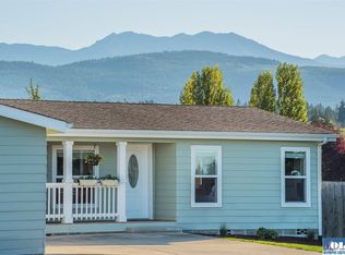 220 Smithfield Dr, Sequim, WA 98382