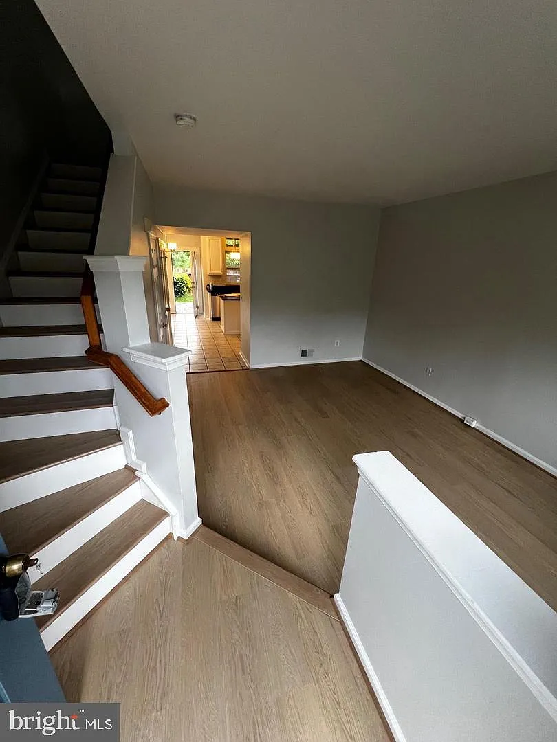 3 bed, 2.5 bath, 1672 sqft, $2,990 — Photo 3