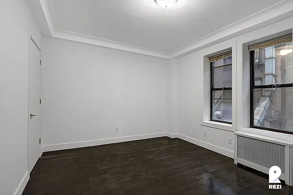 Rented by REZI | media 28