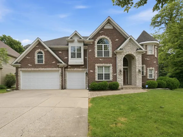 1870 Cool Creek Dr, St Charles, IL 60174