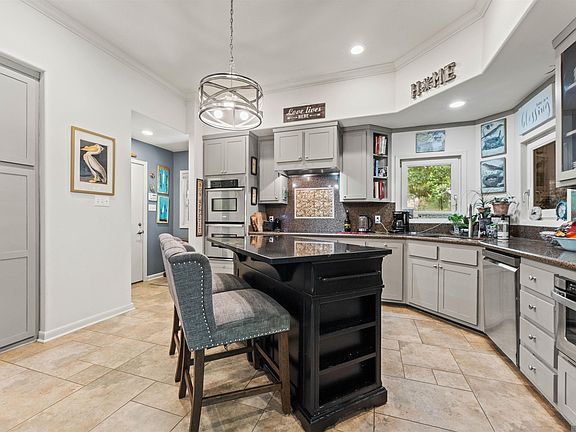 4th image of 8733 Island Rd