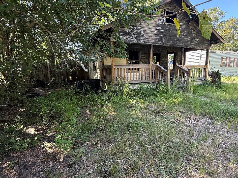 1st image of 306 Ash Ln