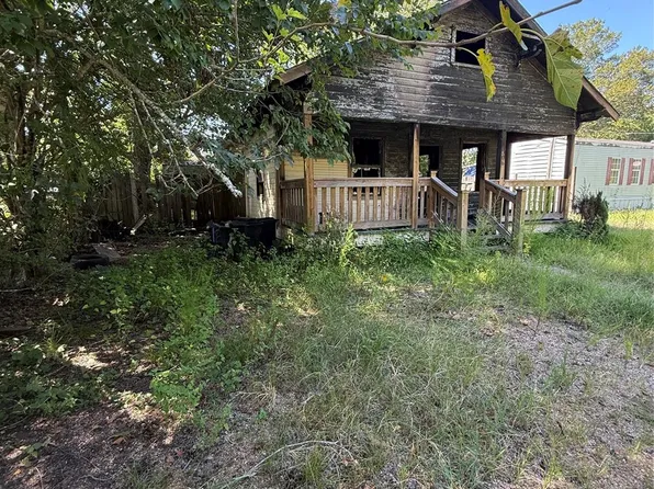 306 Ash Ln, Liberty, TX 77575