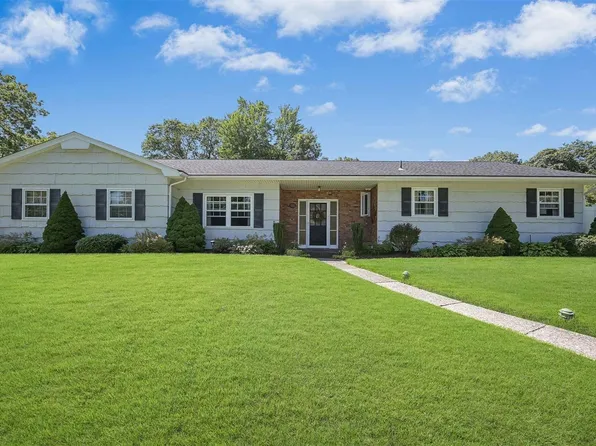 16 Pia Boulevard, Smithtown, NY 11787