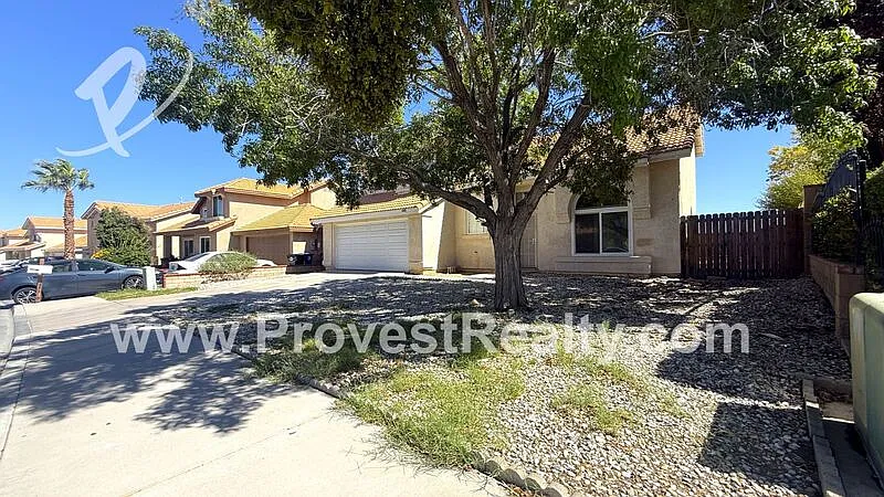 4 bed, 2.5 bath, 2050 sqft, $2,300 — Photo 3