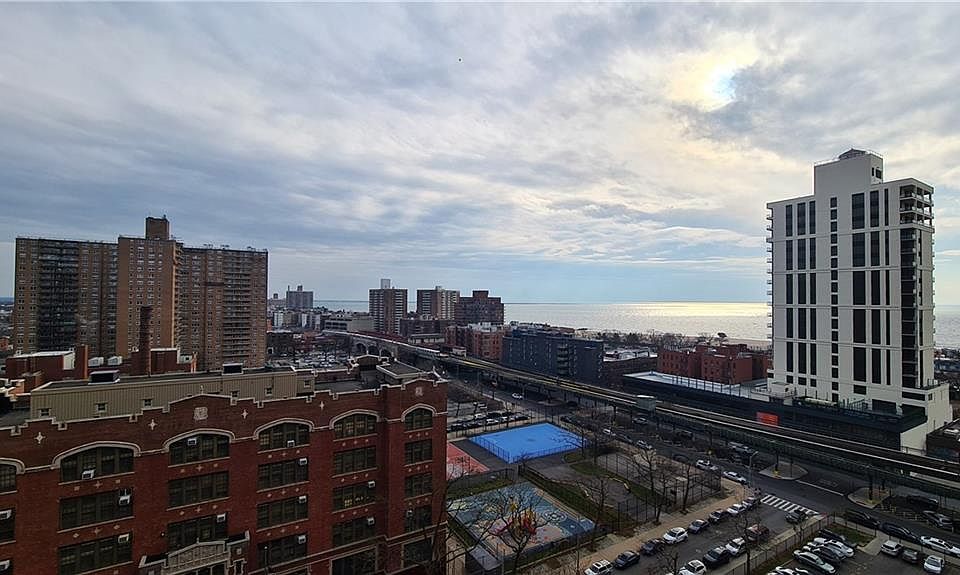 1st image of 2925 W 5th St APT 15B