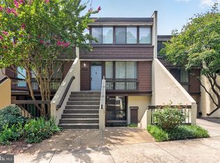 2208 S Randolph St #1, Arlington, VA 22204