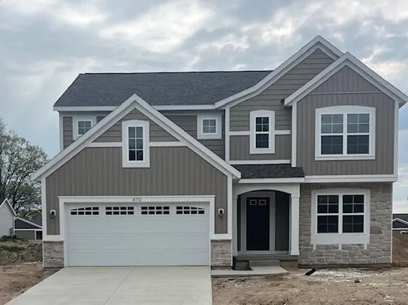 670 Lincoln Lawns Dr NW, Grand Rapids, MI 49534