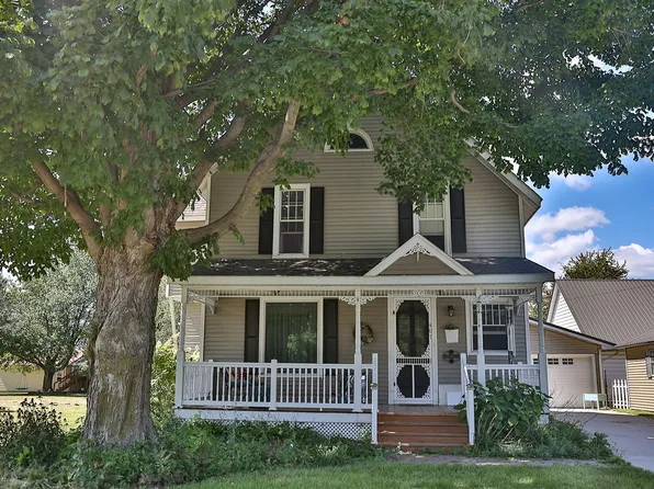 407 S Pine St, New Sharon, IA 50207