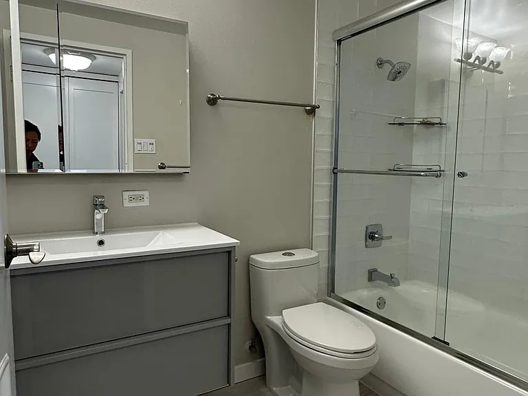 1200 Gough St #13D — Photo 6