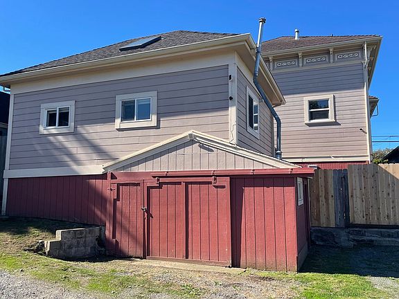 2nd image of 1329 E St #3