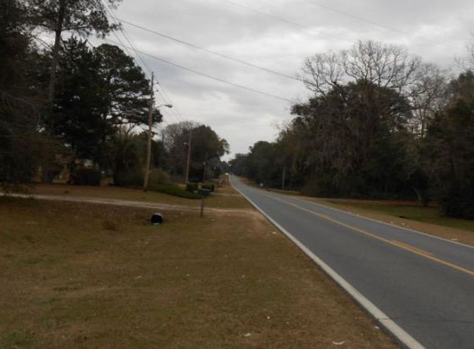 2nd image of 5014 Fort Rd