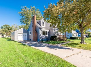 305 W Metzen St, Harvard, IL 60033