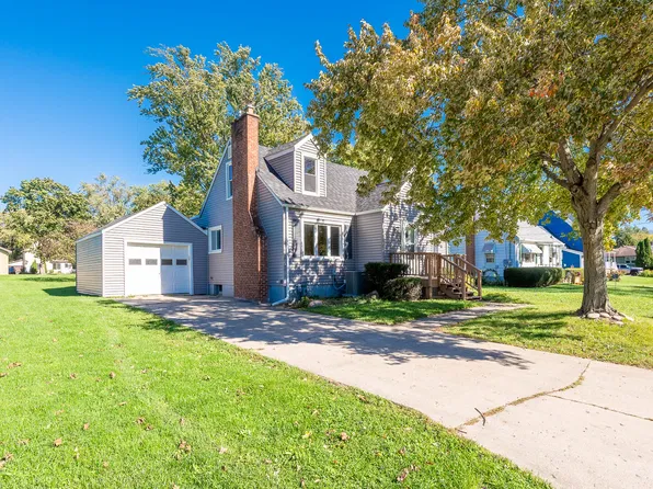 305 W Metzen St, Harvard, IL 60033