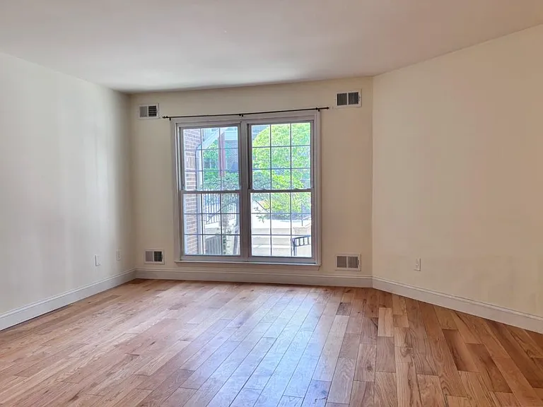 544 Ridge Ln #511 — Photo 11
