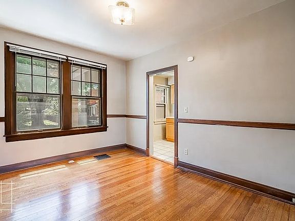 2nd image of 223 W 5th Ave