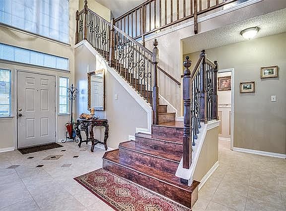 3rd image of 1128 Kensington Dr