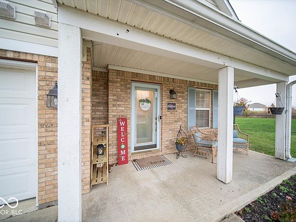 4th image of 1341 Charlotte Way