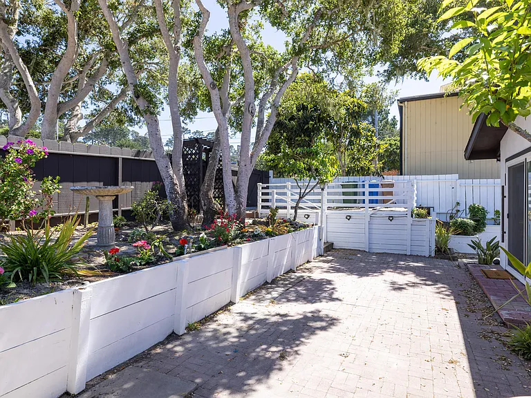 1571 David Ave — Photo 32