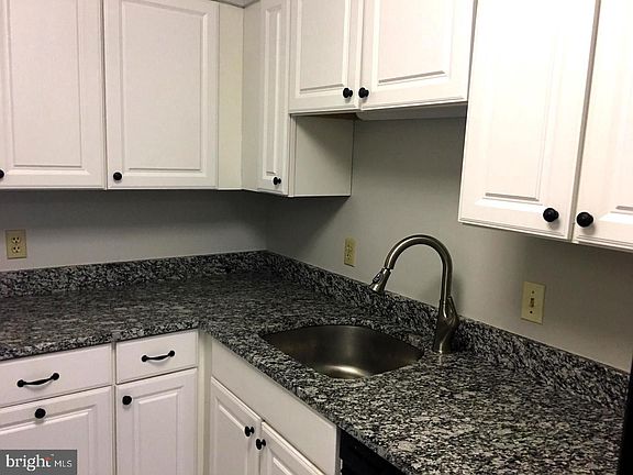 3rd image of 115 N Lee St Unit Bh 300 Unit Bh300