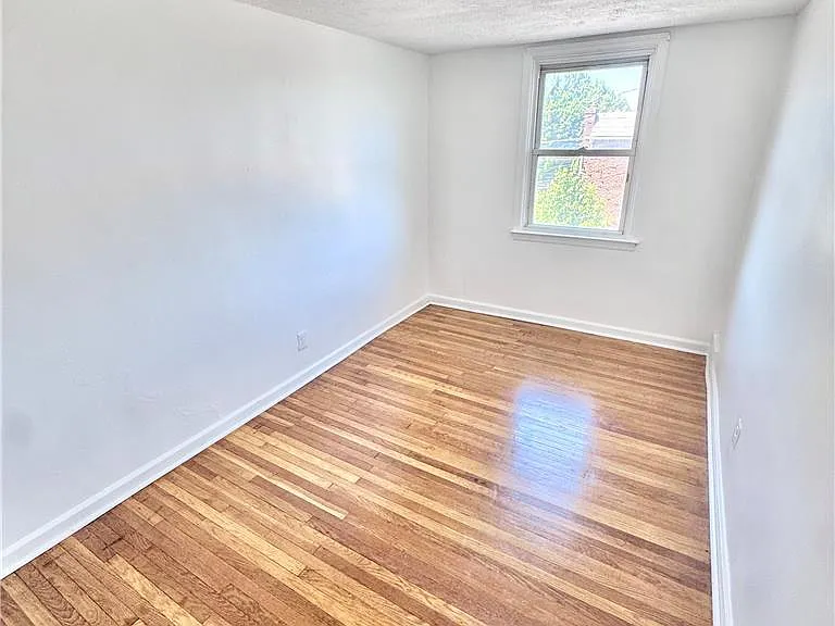 749 Benton St — Photo 20