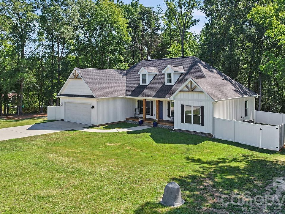 1st image of 3002 Brooks Mill Ln