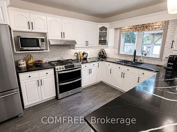 5th image of 10 Sinclair Cres