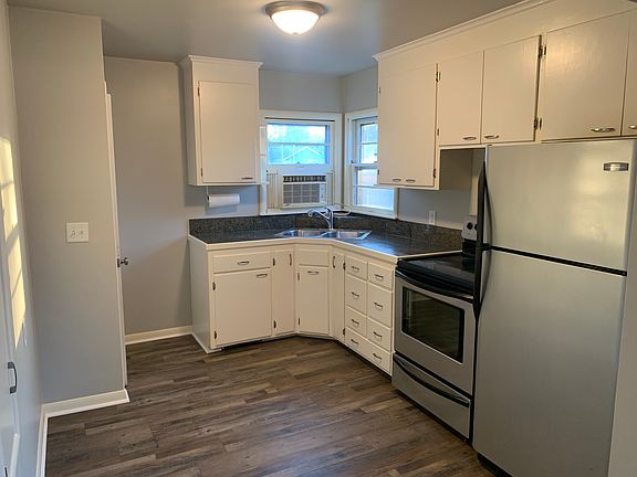 3rd image of 406 Dudrey Ct
